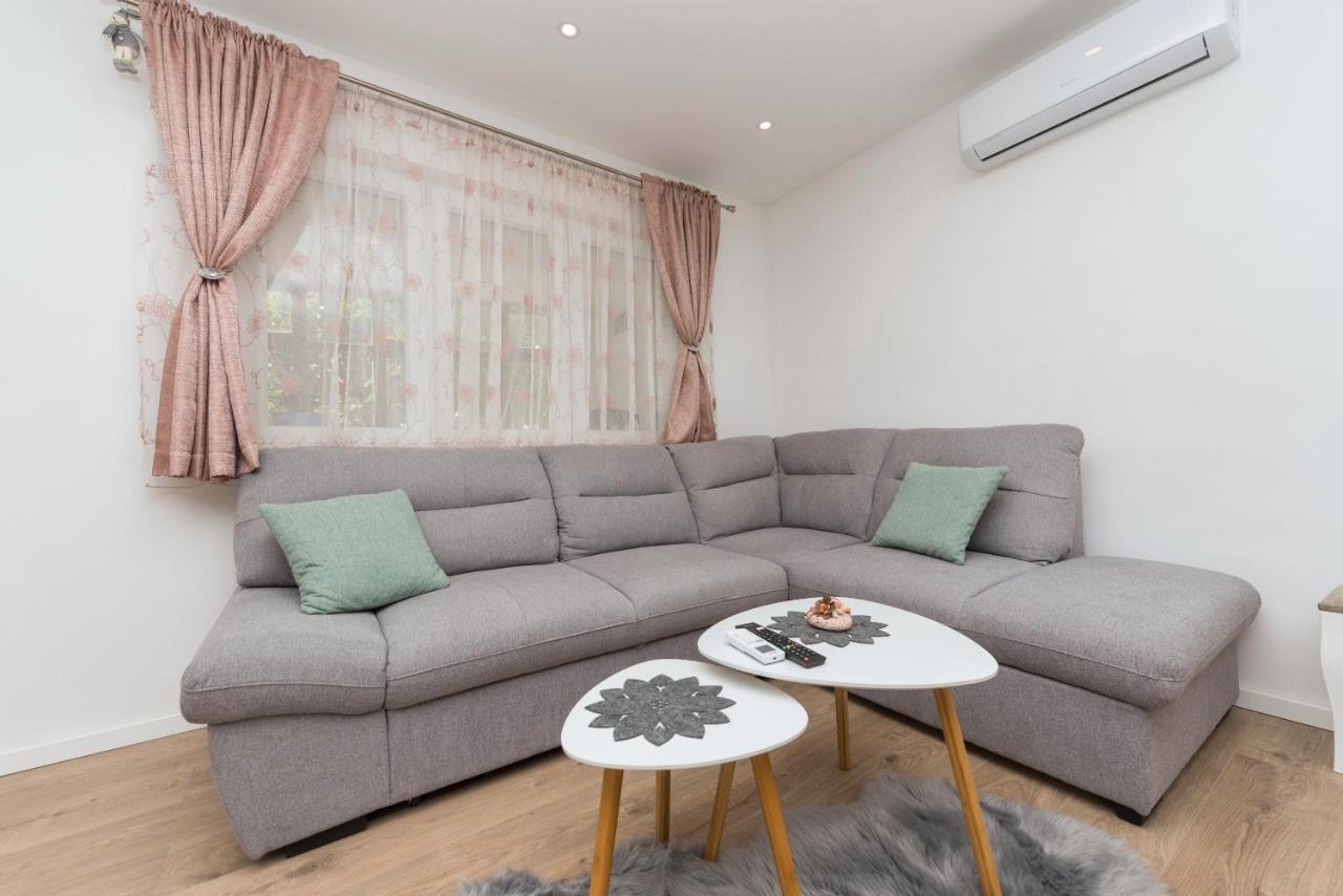 Apartment Strawberry Μακάρσκα Εξωτερικό φωτογραφία