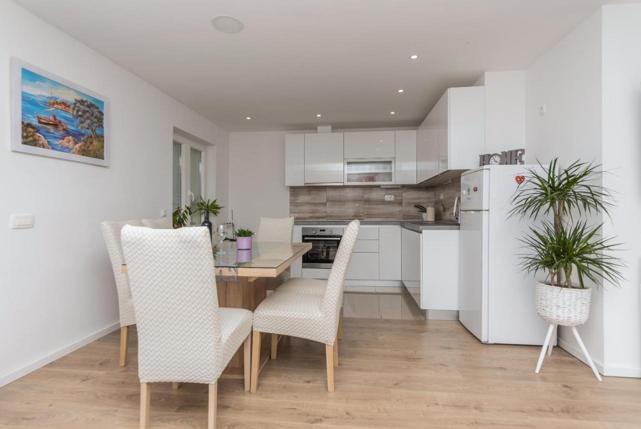 Apartment Strawberry Μακάρσκα Εξωτερικό φωτογραφία