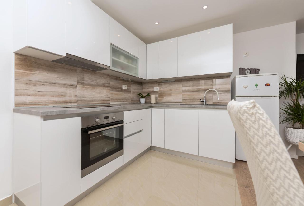 Apartment Strawberry Μακάρσκα Εξωτερικό φωτογραφία