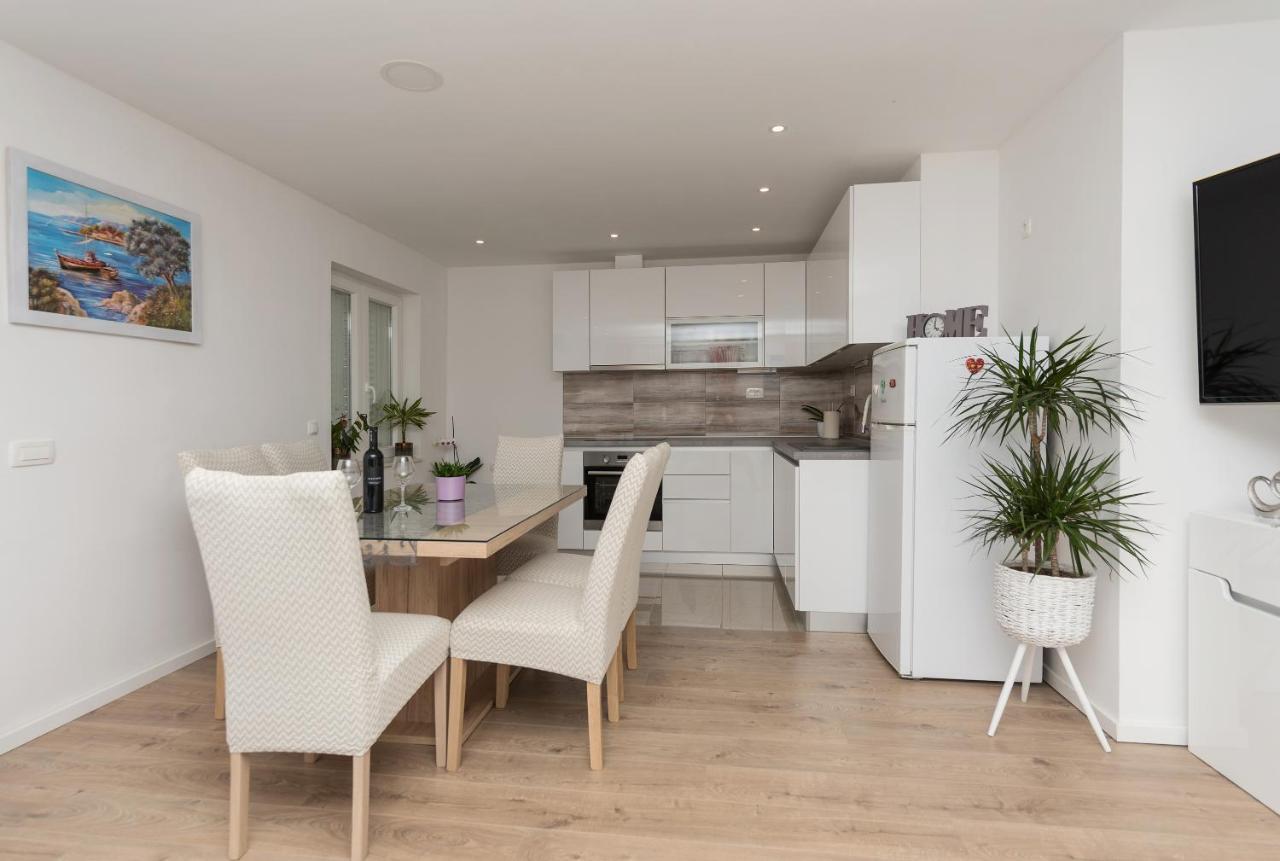 Apartment Strawberry Μακάρσκα Εξωτερικό φωτογραφία