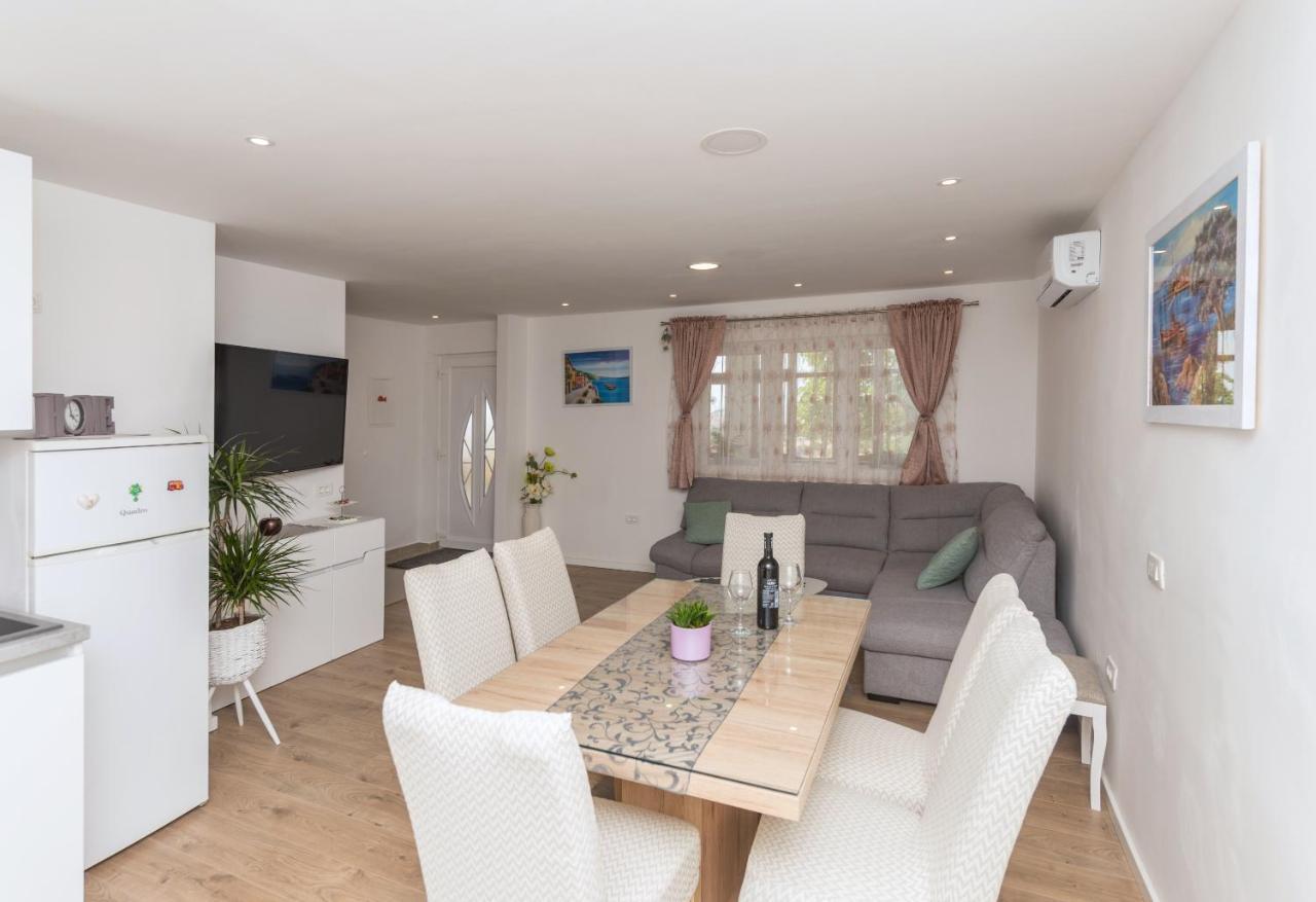 Apartment Strawberry Μακάρσκα Εξωτερικό φωτογραφία
